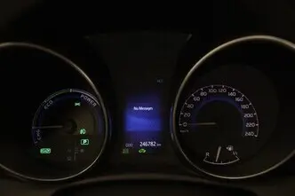Toyota Auris, 1.8, 73 kW, гибрид, автомат, передний привод