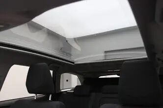 Toyota Auris, 1.8, 73 kW, гибрид, автомат, передний привод