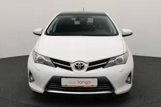 Toyota Auris, 1.8, 73 kW, гибрид, автомат, передний привод