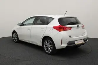 Toyota Auris, 1.8, 73 kW, гибрид, автомат, передний привод