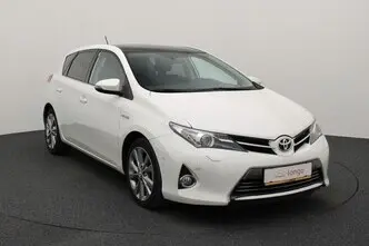 Toyota Auris, 1.8, 73 kW, гибрид, автомат, передний привод