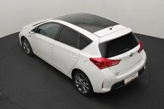 Toyota Auris, 1.8, 73 kW, гибрид, автомат, передний привод