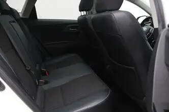 Toyota Auris, 1.8, 73 kW, гибрид, автомат, передний привод