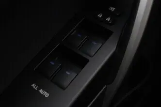 Toyota Auris, 1.8, 73 kW, гибрид, автомат, передний привод