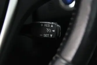 Toyota Auris, 1.8, 73 kW, гибрид, автомат, передний привод