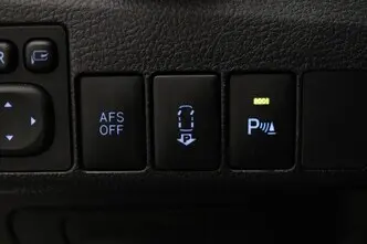 Toyota Auris, 1.8, 73 kW, гибрид, автомат, передний привод