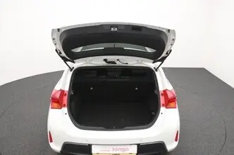 Toyota Auris, 1.8, 73 kW, гибрид, автомат, передний привод