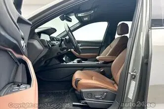 Audi Q8 e-tron, 300 kW, electric, automatic, four-wheel drive