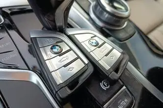 BMW 520, 2.0, 140 kW, дизель, автомат, полный привод