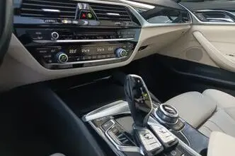 BMW 520, 2.0, 140 kW, дизель, автомат, полный привод