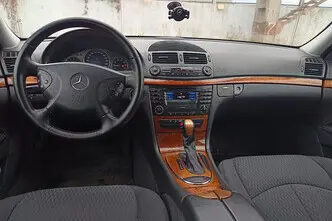 Mercedes-Benz E 240, 2.6, 176 kW, bensiin+lpg, automaat, tagavedu
