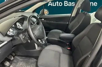 Peugeot 207, 1.4, 70 kW, бензин, механическая, передний привод