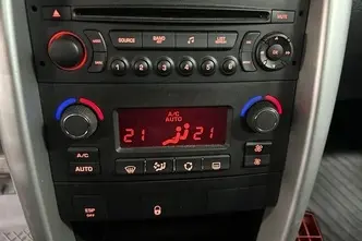 Peugeot 207, 1.4, 70 kW, бензин, механическая, передний привод