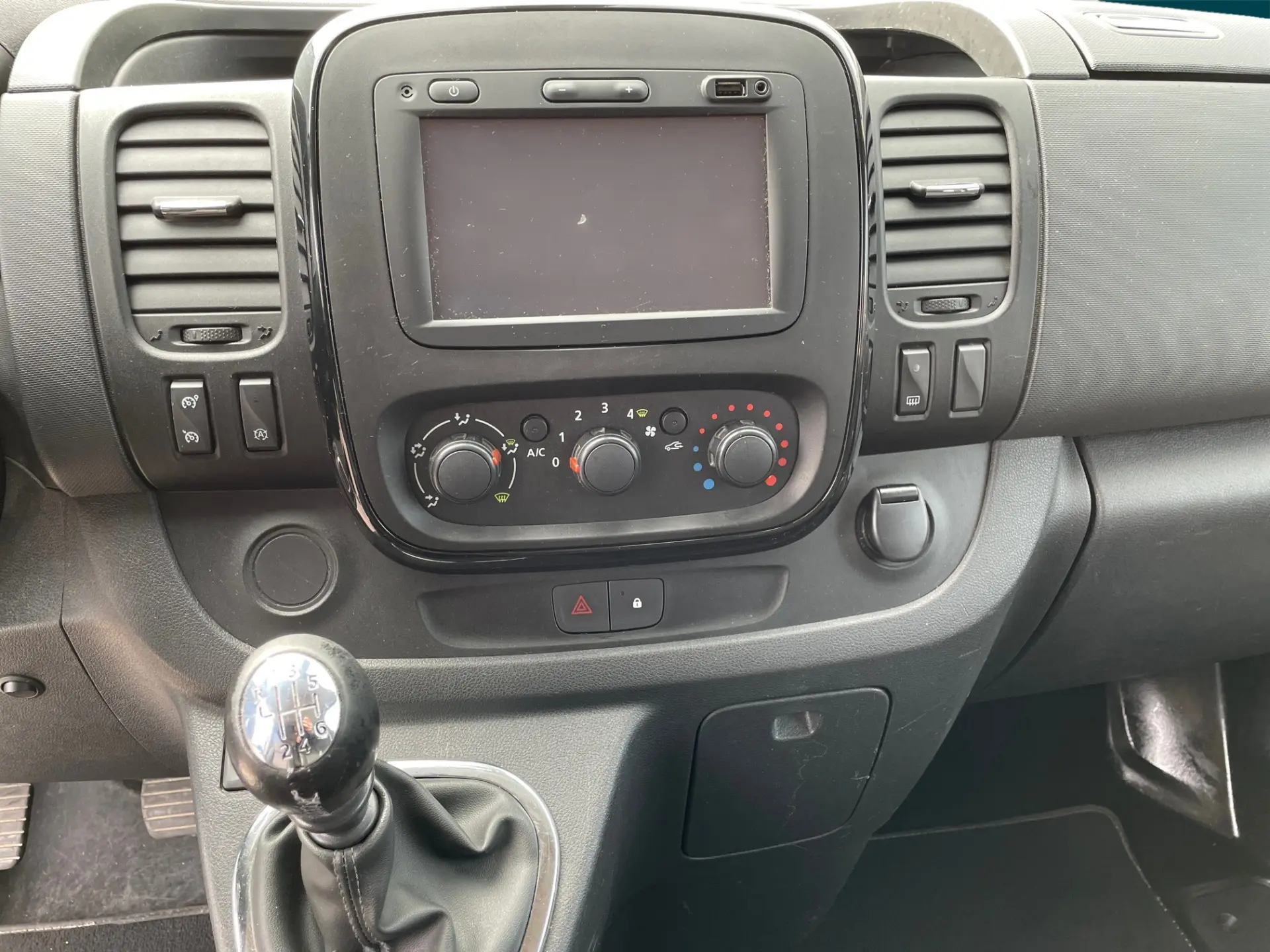 Opel Vivaro, 1.6, 92 kW, diisel, manuaal, esivedu