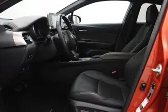 Toyota C-HR, 2.0, 112 kW, гибрид, автомат, передний привод