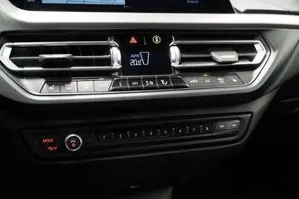 BMW 218, 1.5, 100 kW, бензин, автомат, передний привод