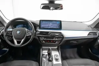 BMW 530, 2.0, 215 kW, подключаемый гибрид, автомат, полный привод