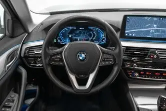 BMW 530, 2.0, 215 kW, подключаемый гибрид, автомат, полный привод