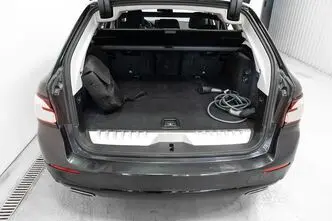 BMW 530, 2.0, 215 kW, подключаемый гибрид, автомат, полный привод