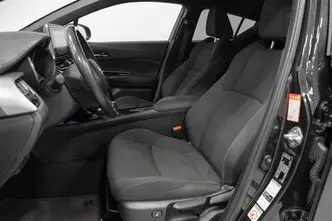Toyota C-HR, 1.8, 90 kW, подключаемый гибрид, автомат, передний привод