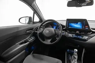 Toyota C-HR, 1.8, 90 kW, подключаемый гибрид, автомат, передний привод