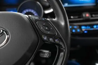 Toyota C-HR, 1.8, 90 kW, подключаемый гибрид, автомат, передний привод
