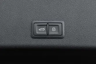 Audi e-tron, 230 kW, электричество, автомат, полный привод
