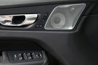 Volvo XC60, 2.0, 335 kW, pistikhübriid, automaat, nelikvedu