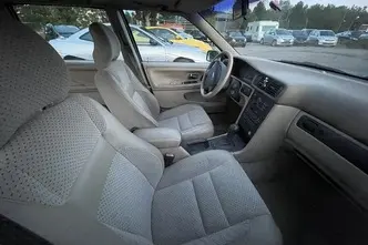 Volvo S70, 2.4, 103 kW, bensiin, automaat, esivedu