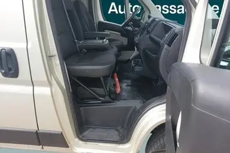 Peugeot Boxer, 2.0, 96 kW, diesel, manual, front-wheel drive