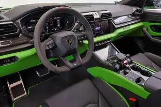 Lamborghini Urus, 4.0, 456 kW, гибрид, автомат, полный привод