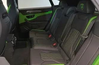 Lamborghini Urus, 4.0, 456 kW, гибрид, автомат, полный привод