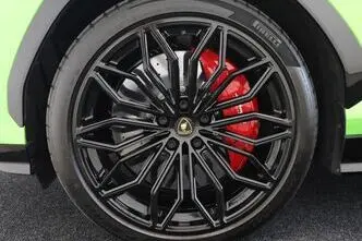 Lamborghini Urus, 4.0, 456 kW, гибрид, автомат, полный привод