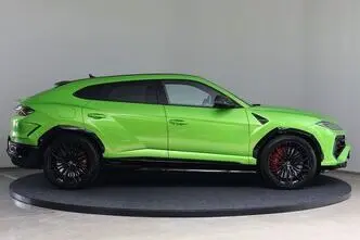 Lamborghini Urus, 4.0, 456 kW, гибрид, автомат, полный привод