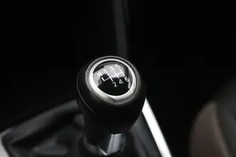 Mazda 2, 1.5, 66 kW, hybrid, manual, front-wheel drive