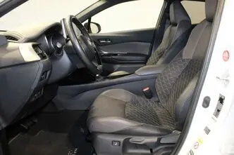 Toyota C-HR, 1.8, 72 kW, гибрид, автомат, передний привод