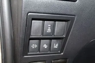 Toyota Hilux, 2.4, 110 kW, diisel, automaat, nelikvedu