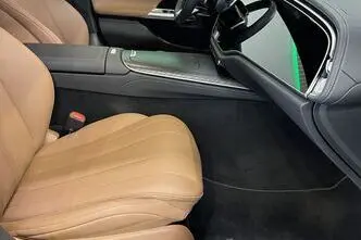 Mercedes-Benz E 220, 2.0, 145 kW, hybrid, automatic, four-wheel drive