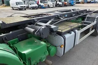 Scania P94 4X2 220, 9.0, 162 kW, дизель, задний привод