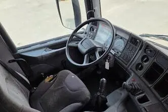 Scania P94 4X2 220, 9.0, 162 kW, дизель, задний привод