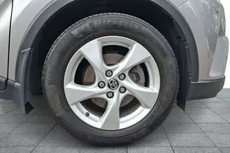Toyota C-HR, 1.2, 85 kW, bensiin, manuaal, esivedu