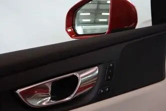 Volvo V60, 2.0, 145 kW, гибрид, автомат, передний привод
