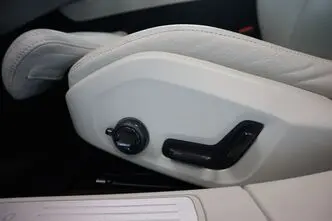 Volvo V60, 2.0, 145 kW, гибрид, автомат, передний привод