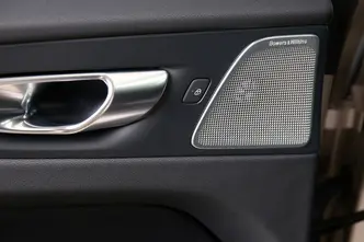 Volvo XC60, 2.0, 335 kW, pistikhübriid, automaat, nelikvedu