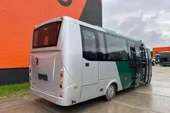 Iveco First 4x2, 132 kW, diesel, automatic