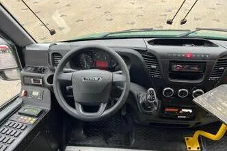 Iveco First 4x2, 132 kW, diesel, automatic