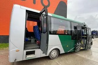 Iveco First 4x2, 132 kW, diesel, automatic