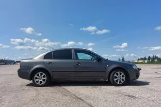 Škoda Superb, 2.0, 85 kW, bensiin, manuaal, esivedu