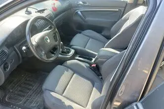 Škoda Superb, 2.0, 85 kW, bensiin, manuaal, esivedu