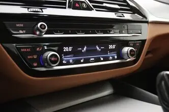BMW 520, 2.0, 140 kW, hybrid, automatic, rear-wheel drive